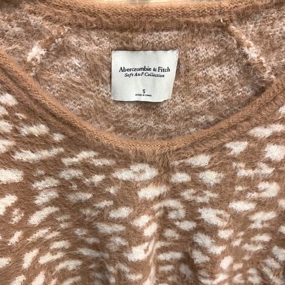 Abercrombie & Fitch soft fuzzy sweater - Picture 2 of 2